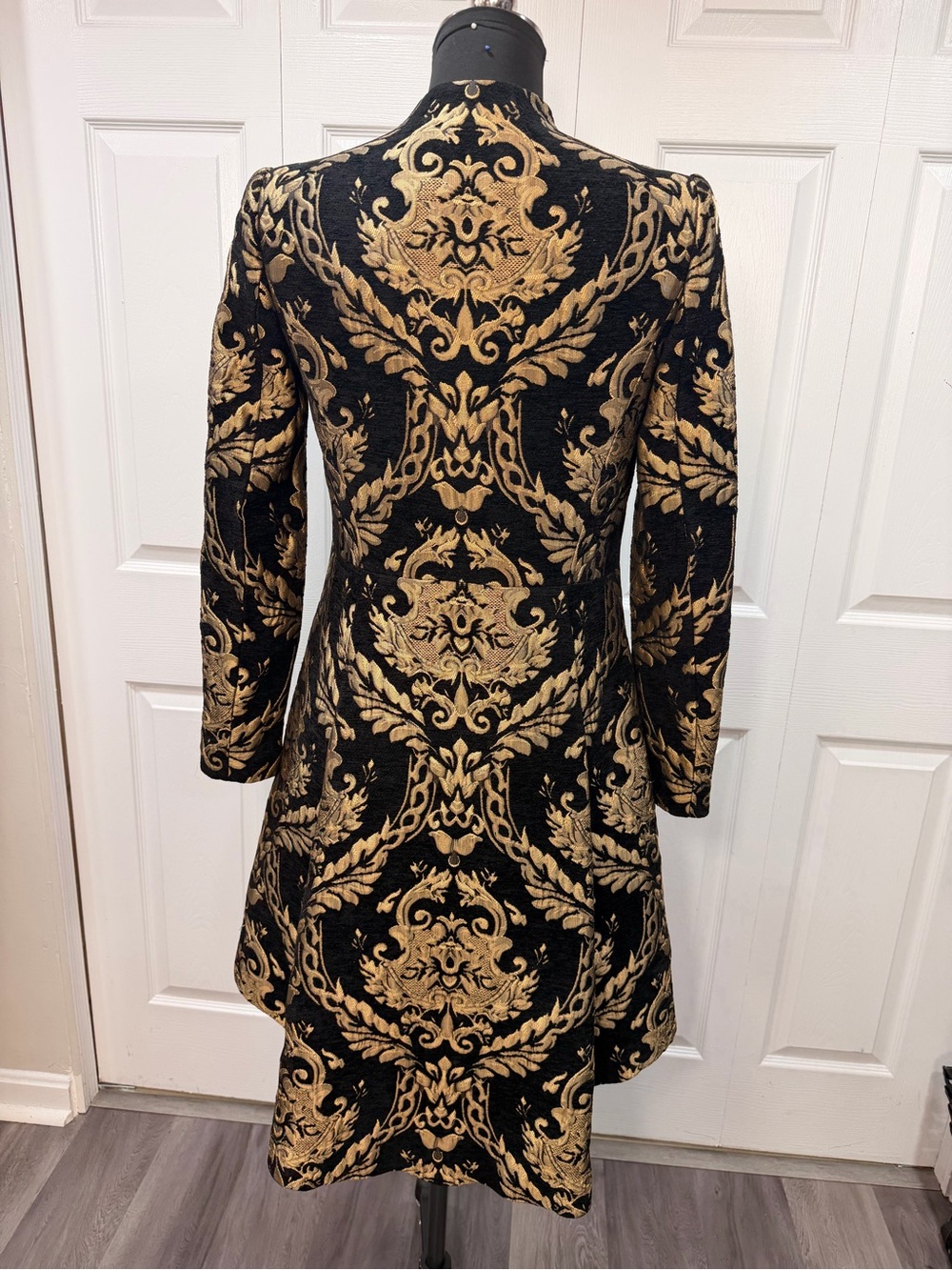 Alice + Olivia Black and Gold Brocade Jacket - Picture 2 of 11